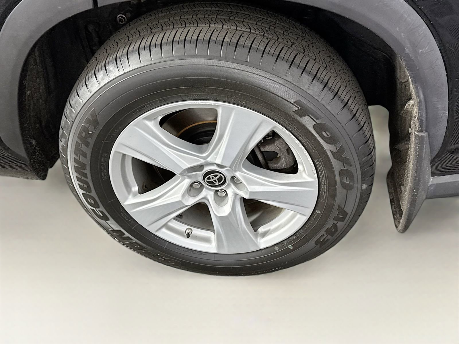 Used 2022 Toyota Highlander LE AWD/4WD image 21