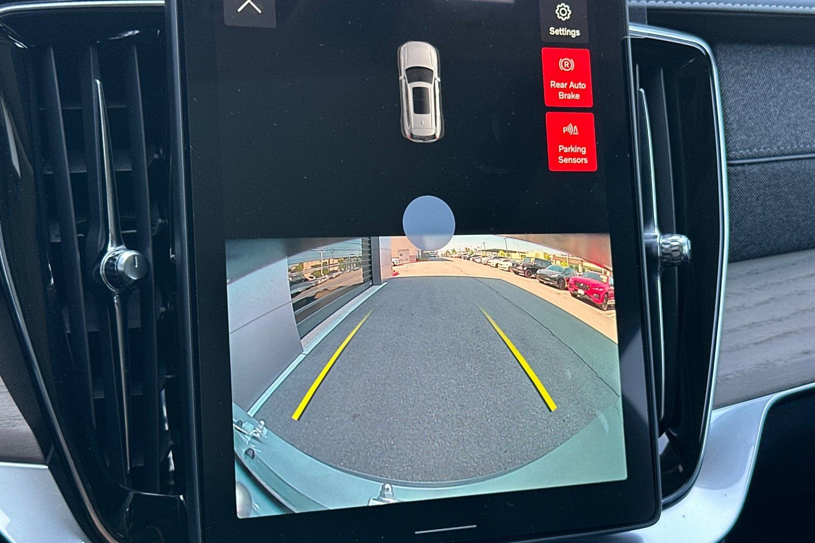 Certified 2025 Volvo XC90 B6 Core w/ Protection Package Premier image 23