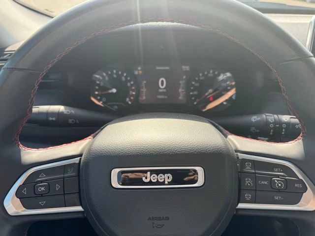 Used 2022 Jeep Compass Trailhawk w/ Trailhawk Convenience Group AWD/4WD image 15