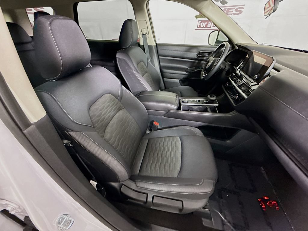 Certified 2025 Nissan Pathfinder SV AWD/4WD image 33