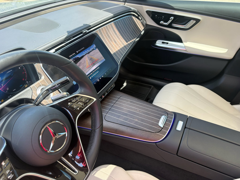 Used 2025 Mercedes-Benz E 350 Sedan image 17
