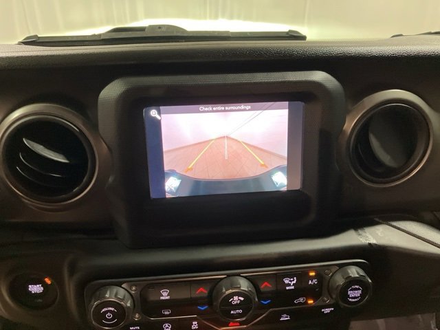 Used 2021 Jeep Gladiator Willys image 15