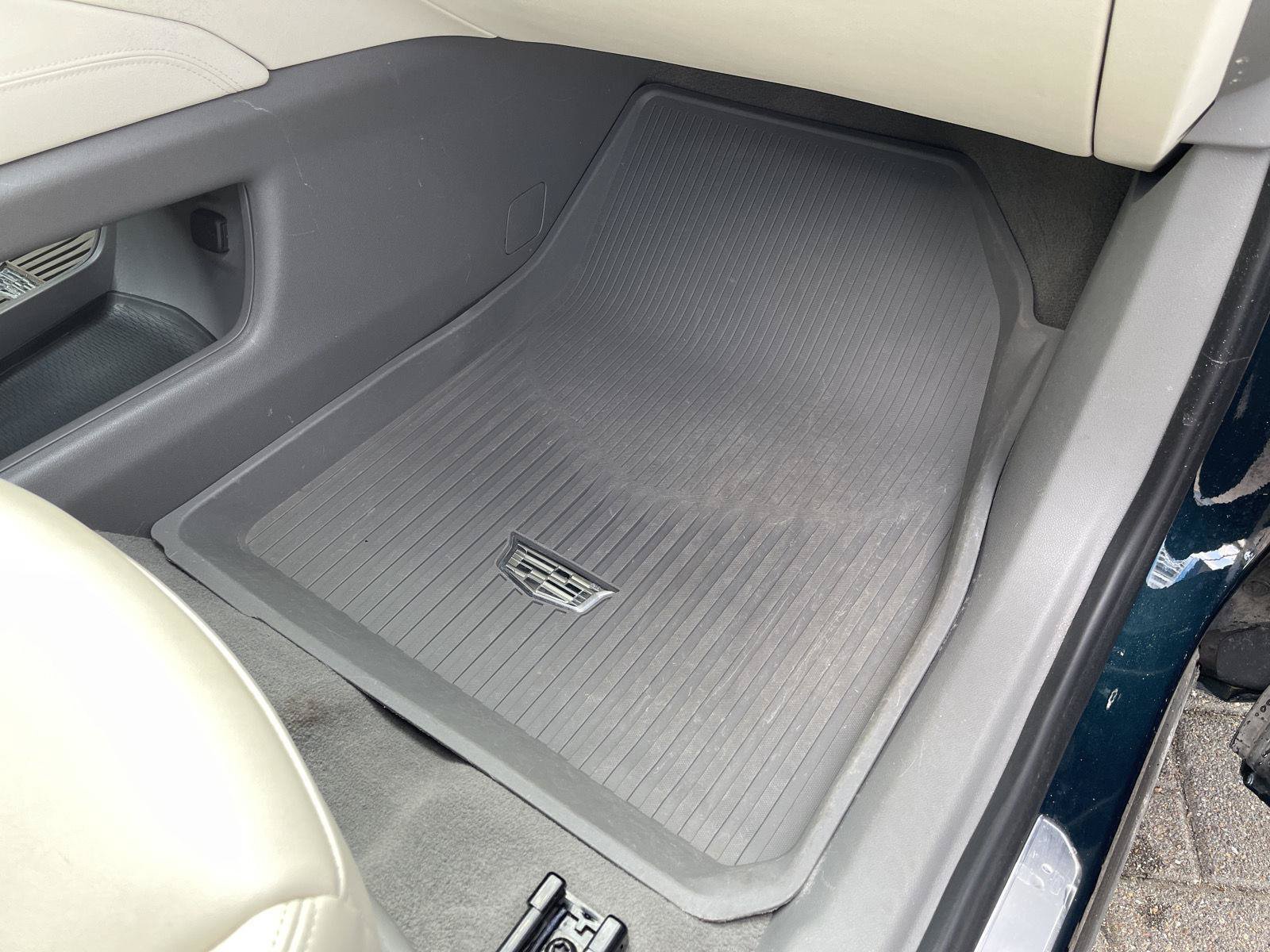 Used 2024 Cadillac XT6 Premium Luxury w/ LPO, Floor Liner Package AWD/4WD image 41