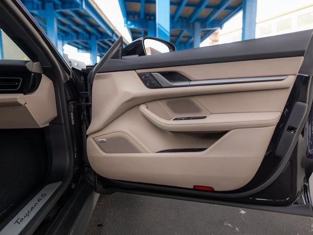 New 2025 Porsche Taycan 4S image 38