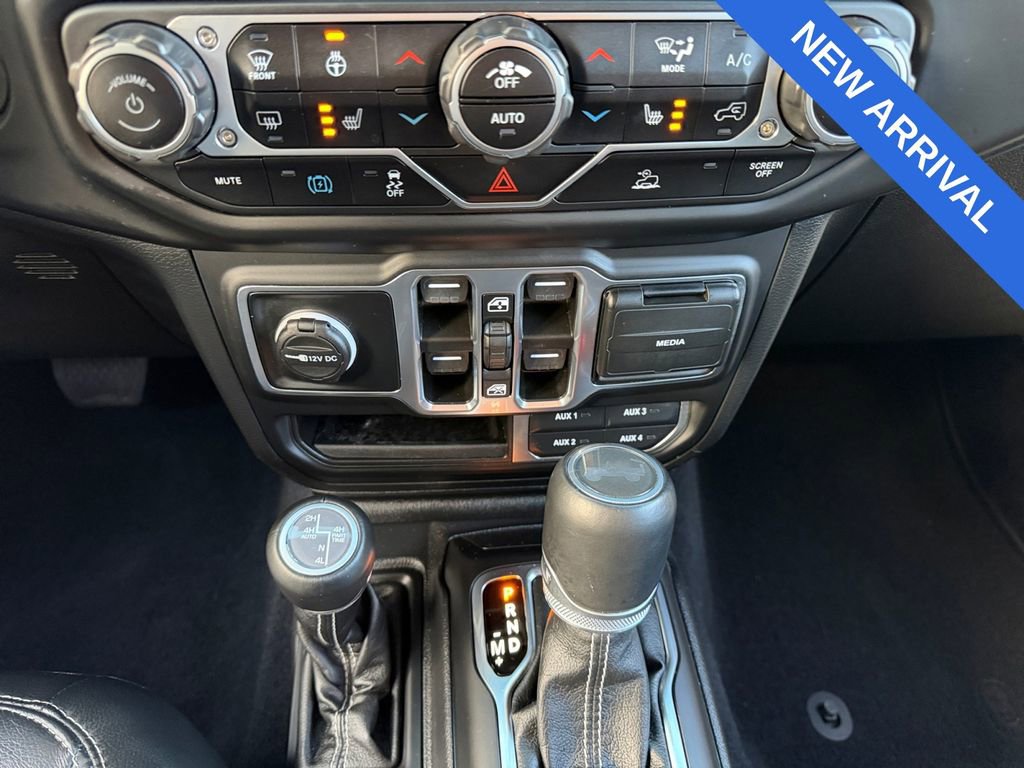 Used 2023 Jeep Wrangler Unlimited Sahara w/ Cold Weather Group AWD/4WD image 11