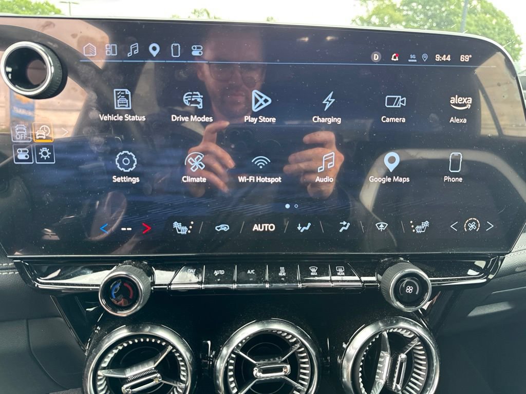 New 2025 Chevrolet Blazer EV LT AWD/4WD image 32