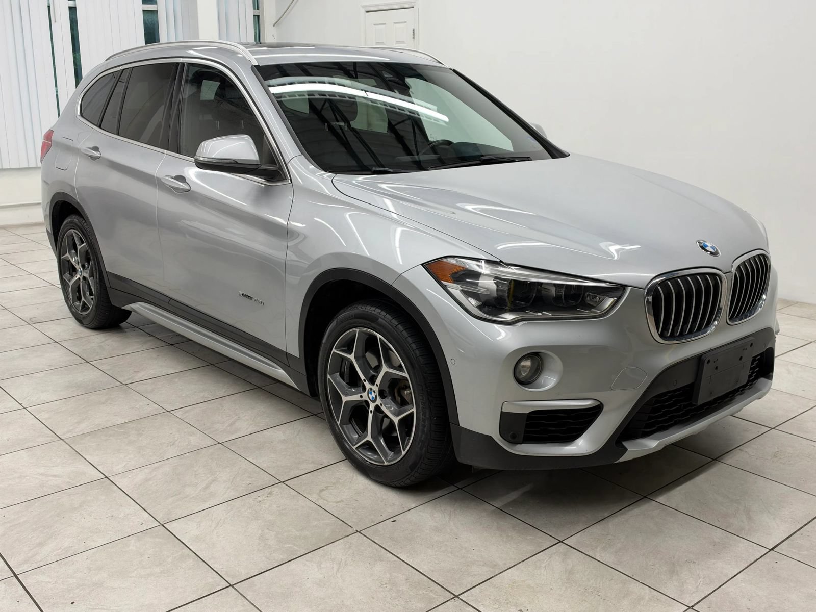Used 2016 BMW X1 xDrive28i AWD/4WD image 1
