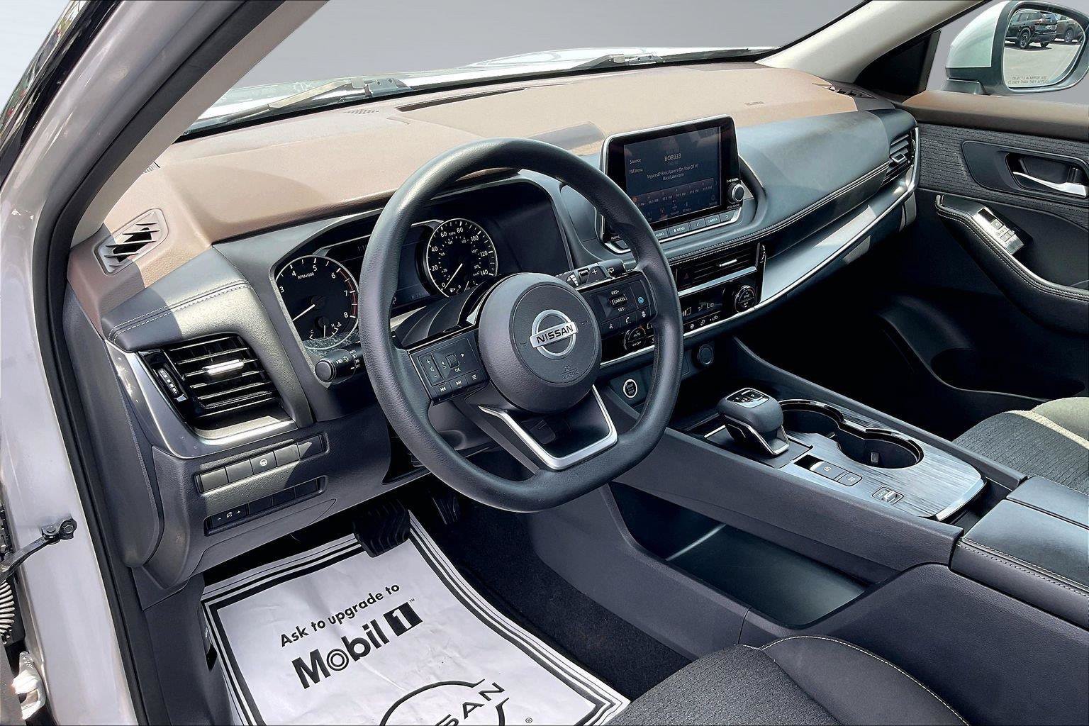 Certified 2021 Nissan Rogue SV FWD image 15