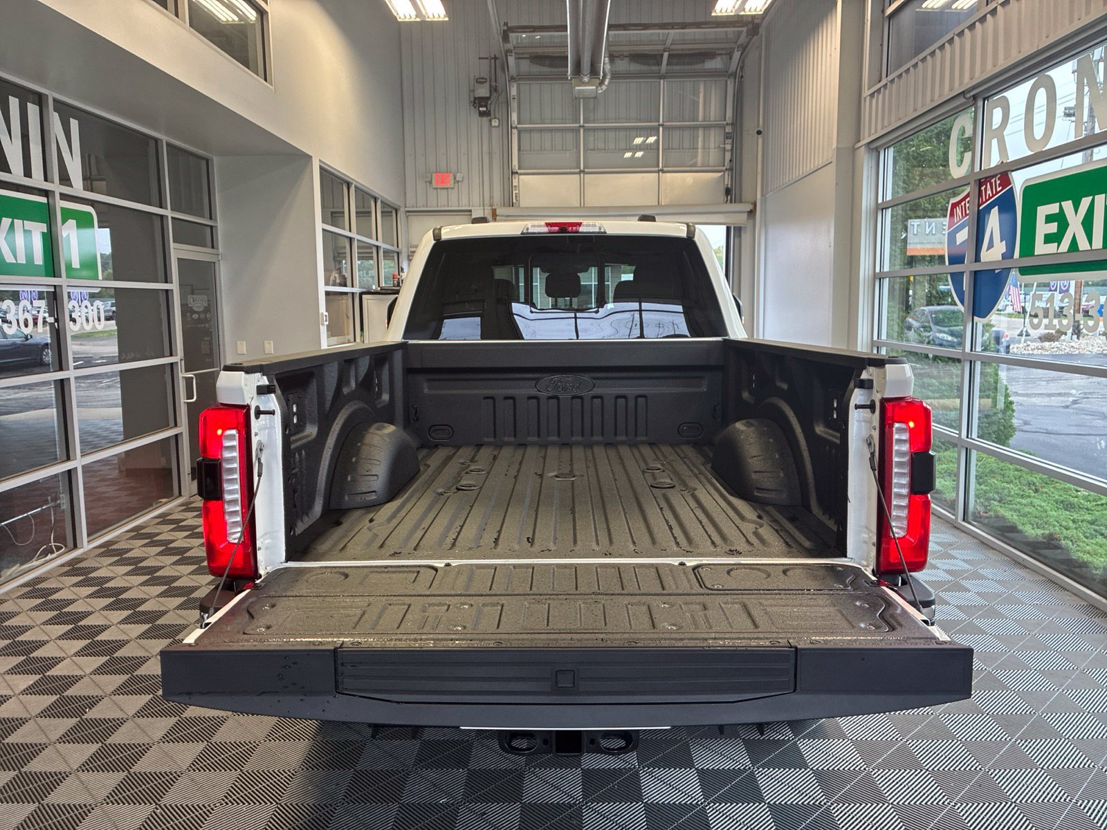 New 2027 Ford F250 4x4 Crew Cab Super Duty image 9