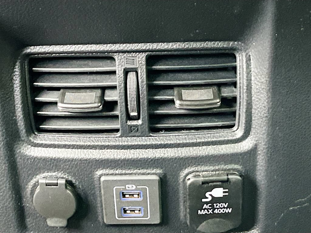 Used 2023 Nissan Titan PRO-4X AWD/4WD image 26