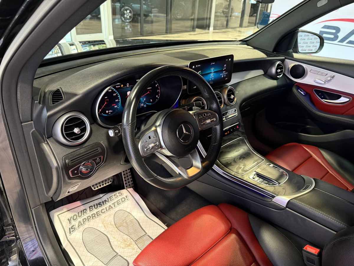 Used 2022 Mercedes-Benz GLC 300 4MATIC w/ AMG Line image 21
