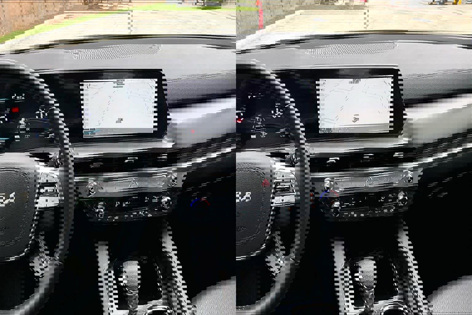 Used 2025 Kia Telluride LX image 7