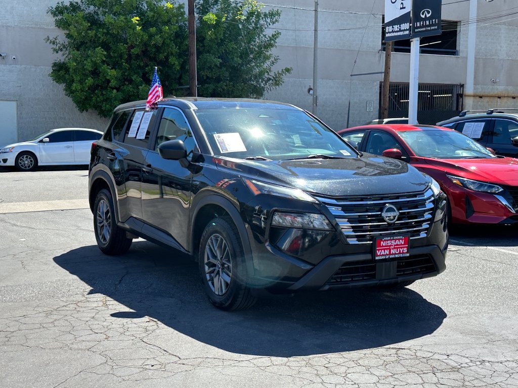 Used 2024 Nissan Rogue S FWD image 10