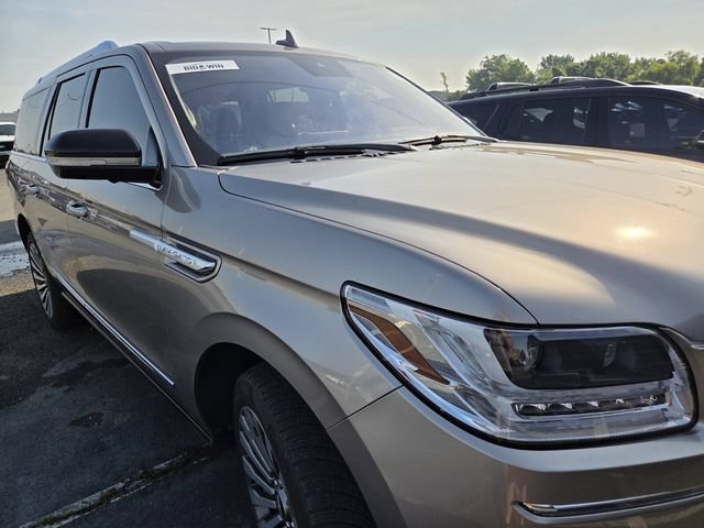 Used 2020 Lincoln Navigator L Reserve w/ Luxury Package AWD/4WD image 3