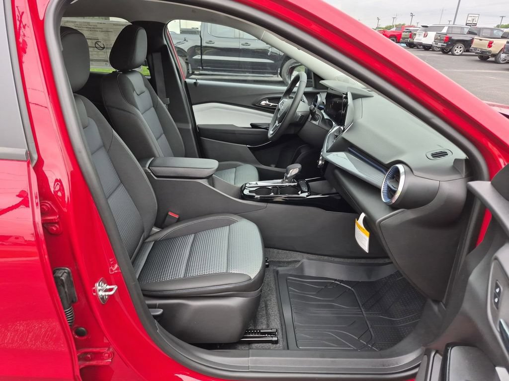 New 2026 Chevrolet Trax LT w/ Driver Confidence Package FWD image 26