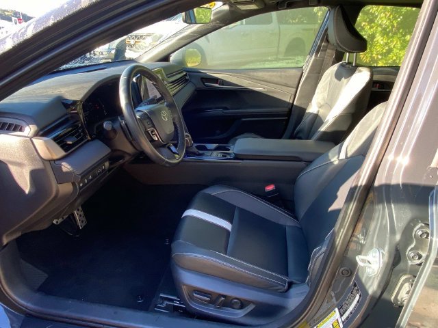 Used 2025 Toyota Camry SE w/ Convenience Package FWD image 10