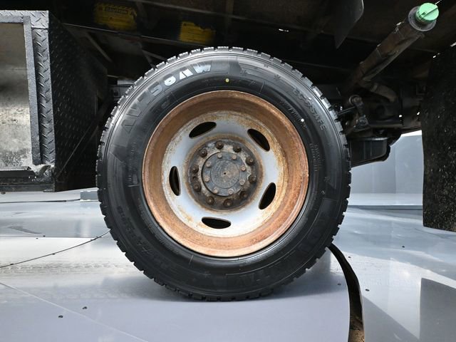 Used 2010 Ford F550 4x4 Regular Cab Super Duty image 11