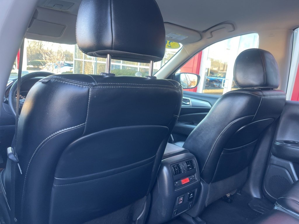 Used 2018 Nissan Pathfinder SL w/ Midnight Edition Package image 14