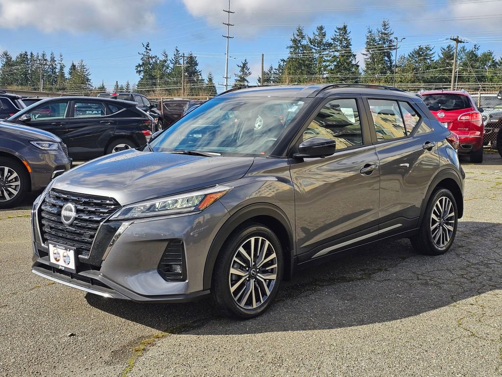 Used 2022 Nissan Kicks SR FWD image 3