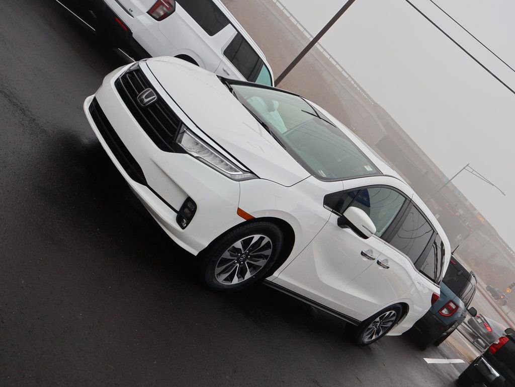 Used 2024 Honda Odyssey EX-L image 3