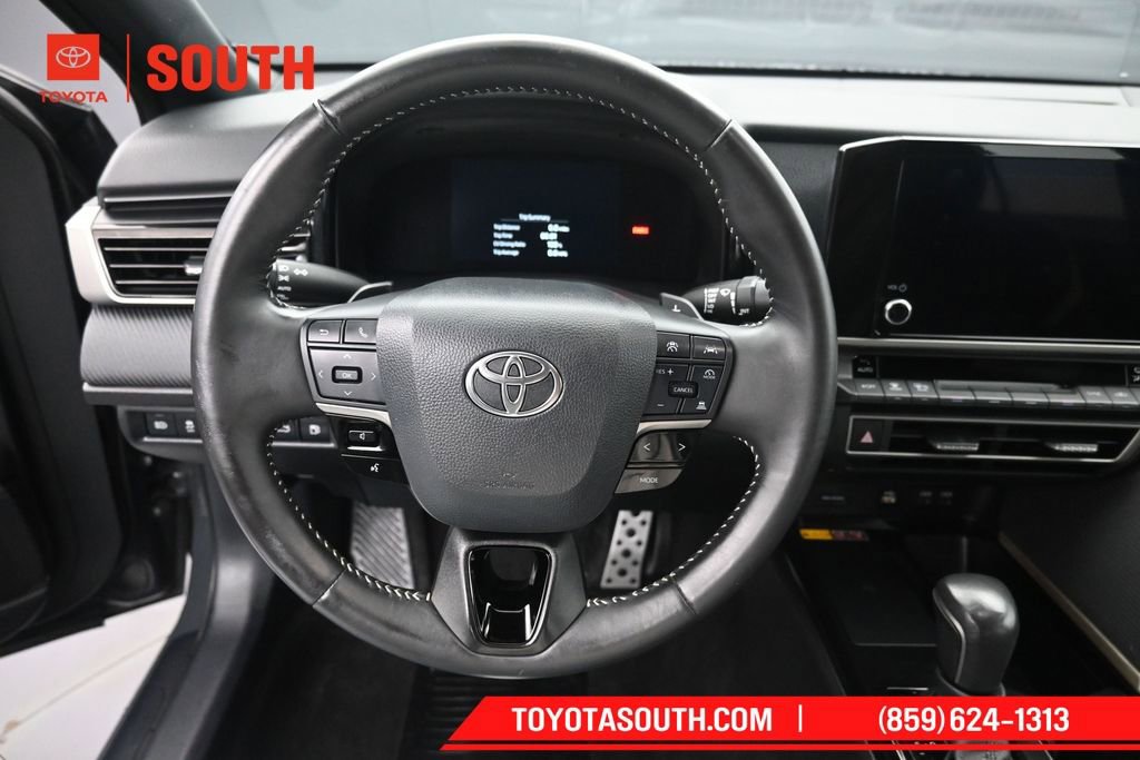 Used 2025 Toyota Camry SE FWD image 22