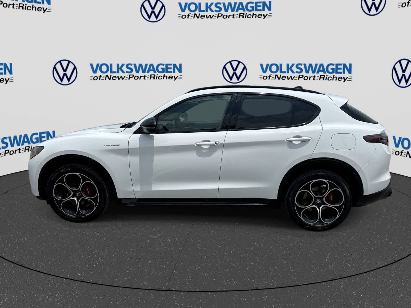 Used 2024 Alfa Romeo Stelvio Veloce AWD/4WD image 11
