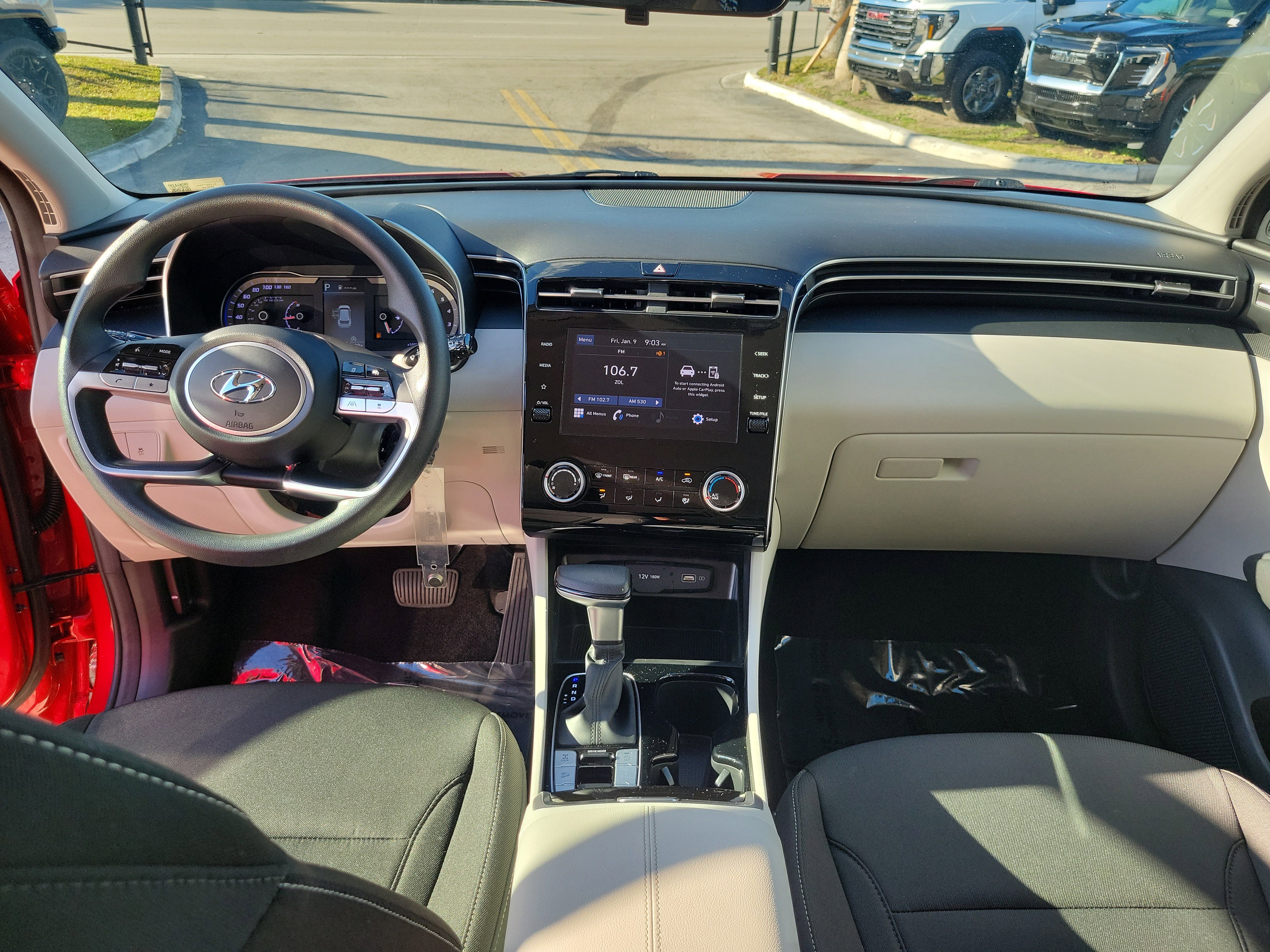 Used 2023 Hyundai Tucson SE image 15