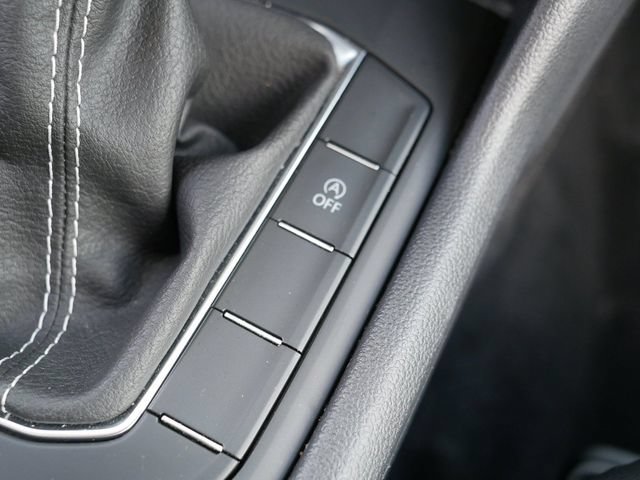 Certified 2022 Volkswagen Taos SE FWD image 35