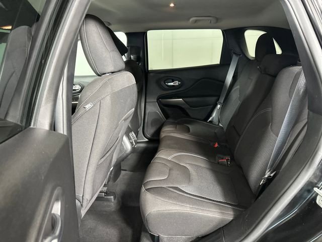 Used 2020 Jeep Cherokee Sport AWD/4WD image 25