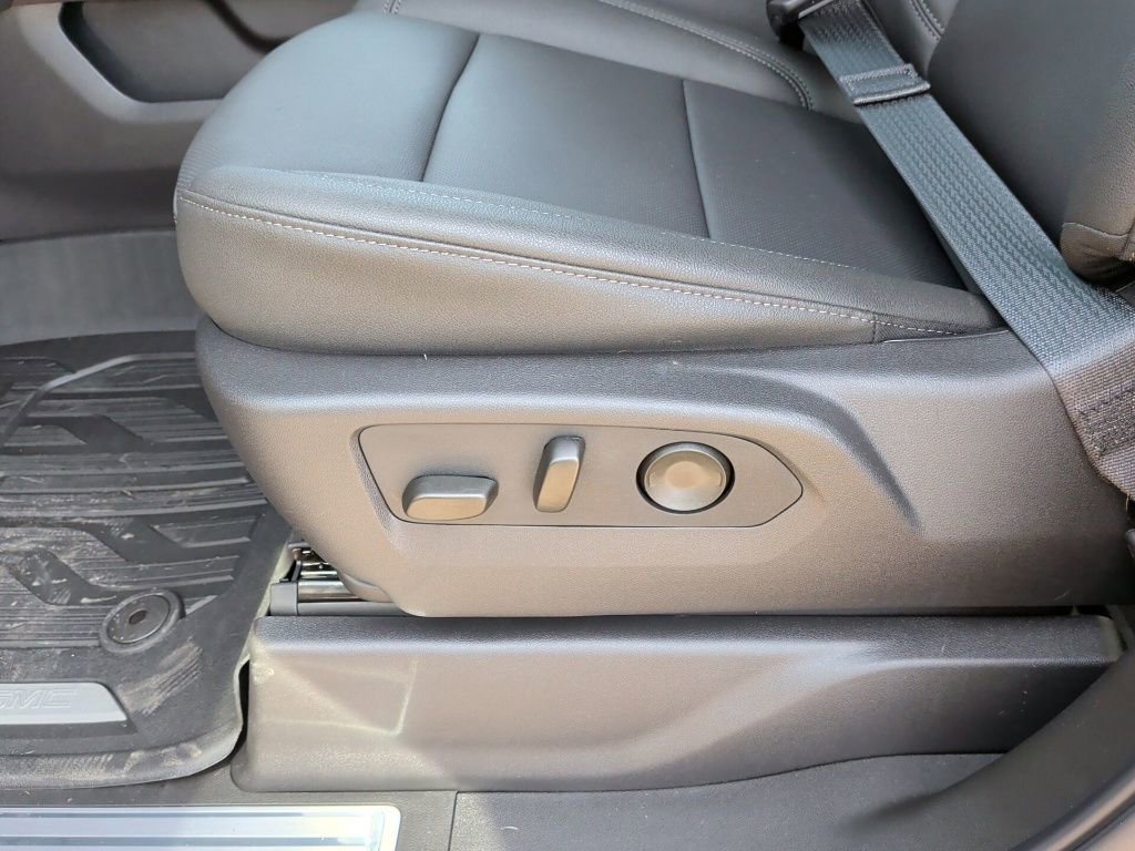 New 2026 GMC Sierra 1500 SLT image 14