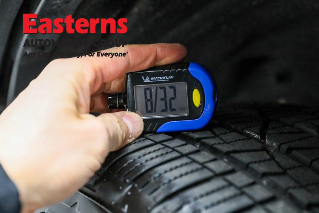 Used 2023 Jeep Grand Cherokee L Laredo image 28