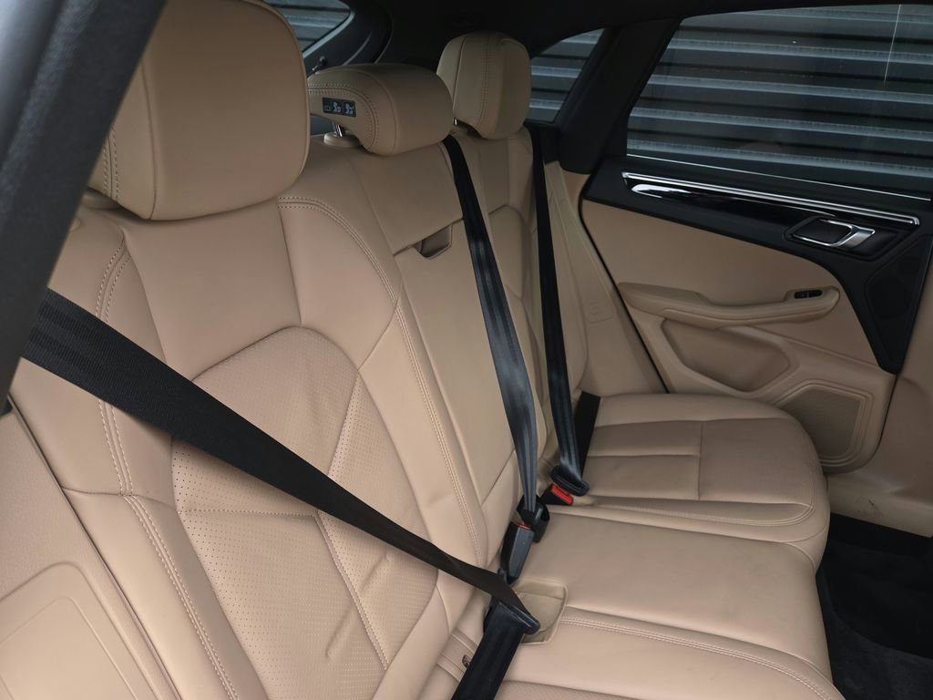 Certified 2023 Porsche Macan S image 20