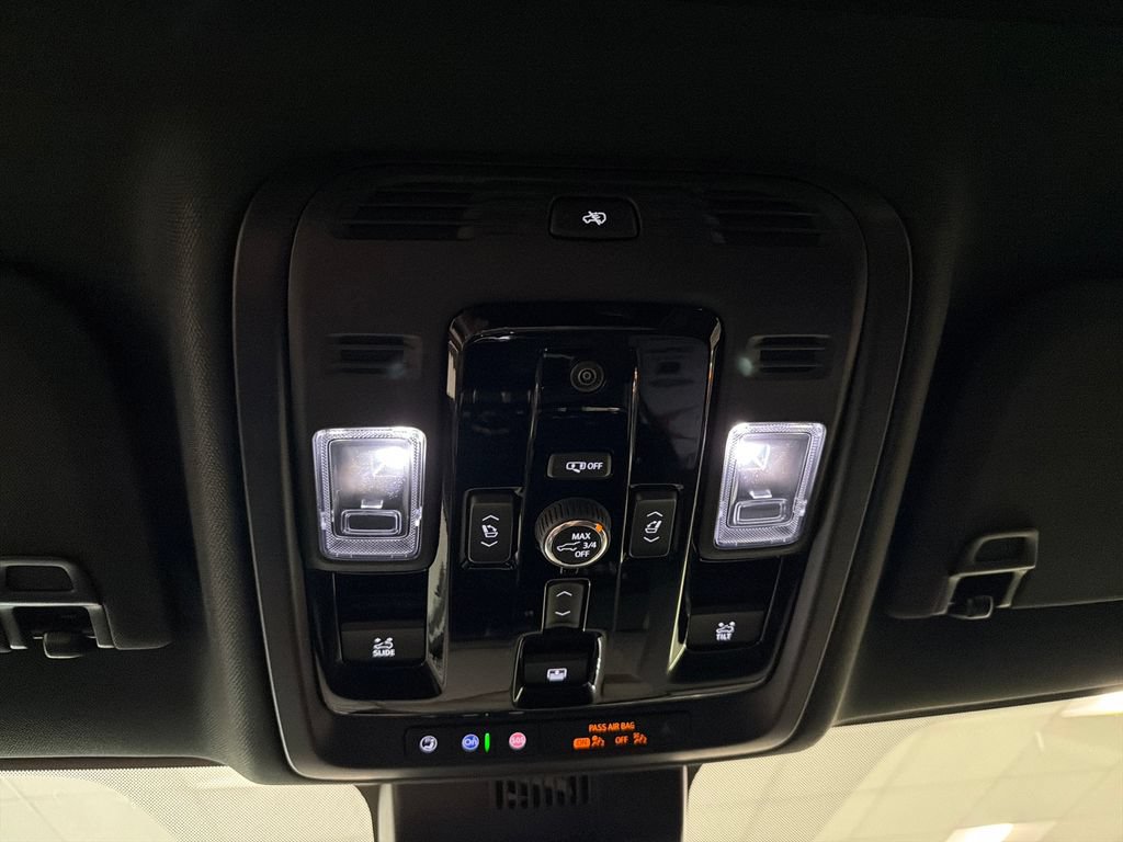 New 2026 GMC Yukon XL Denali Ultimate w/ LPO, Floor Liner Package AWD/4WD image 17