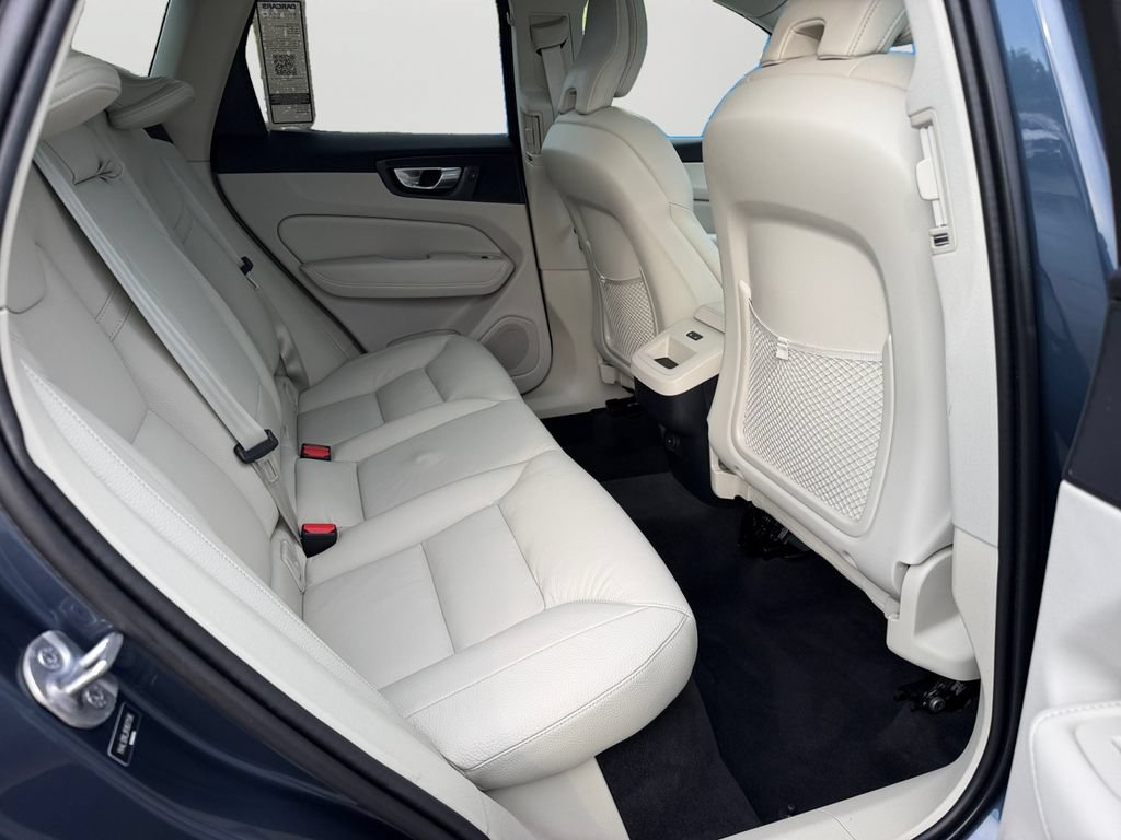 Certified 2024 Volvo XC60 B5 Plus w/ Climate Package AWD/4WD image 9