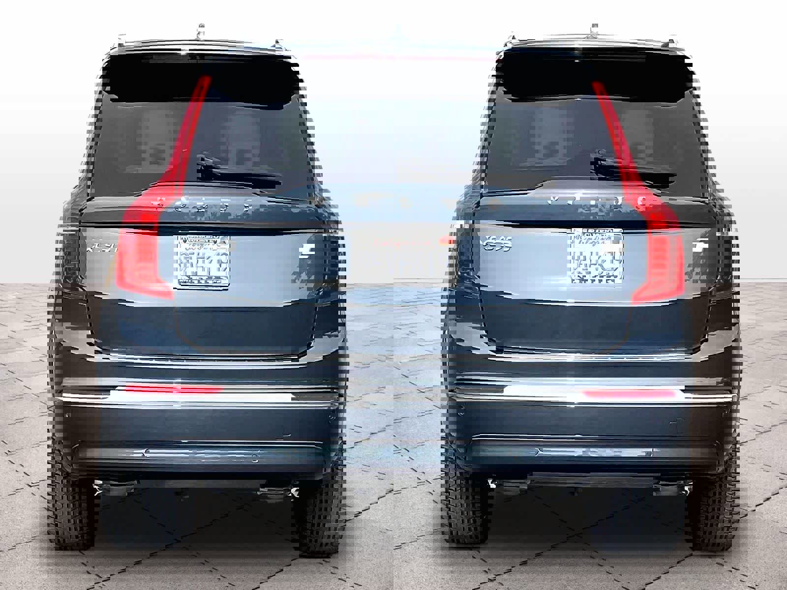 Used 2023 Volvo XC90 T8 Ultimate w/ Protection Package Premier image 7