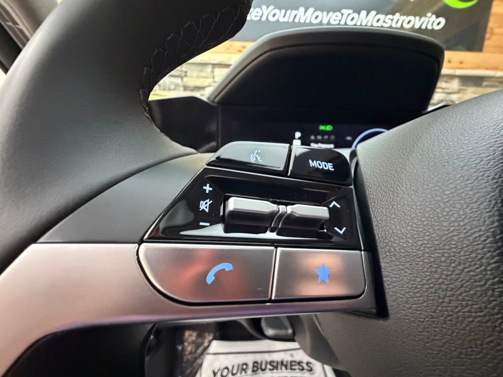 Certified 2025 Hyundai Elantra Limited image 23