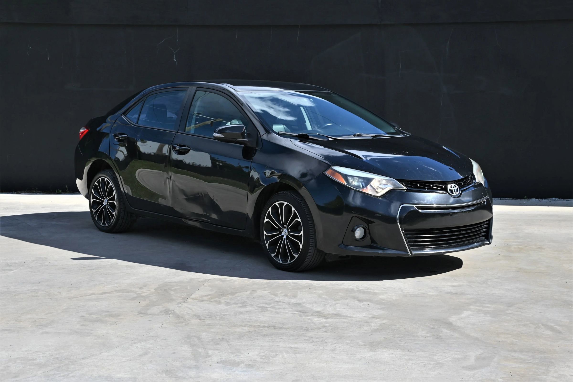Used 2015 Toyota Corolla S FWD image 2