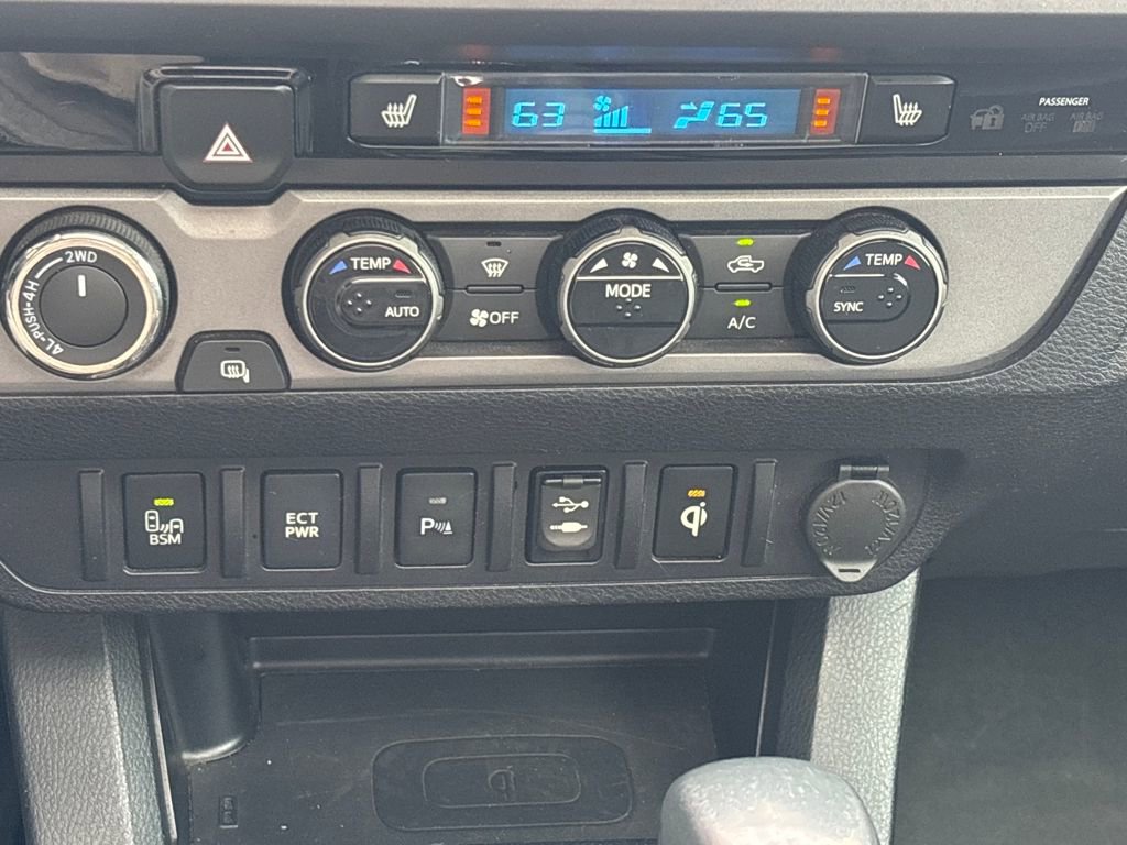 Used 2017 Toyota Tacoma TRD Off-Road image 12