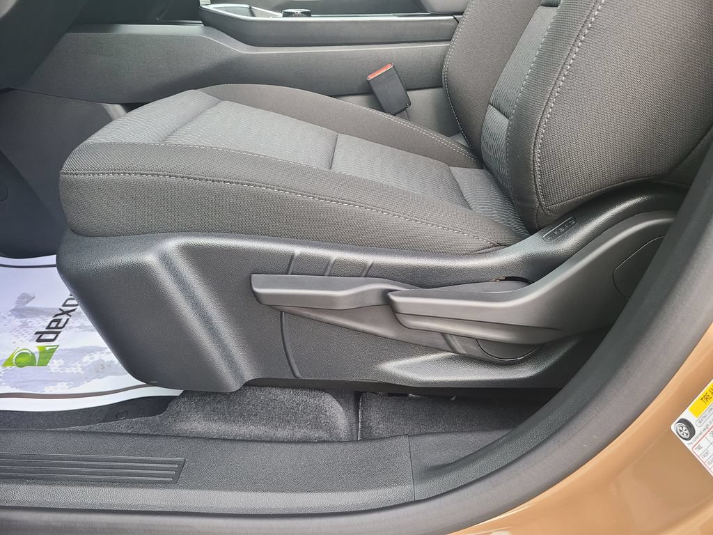 New 2027 Chevrolet Equinox LT FWD image 3