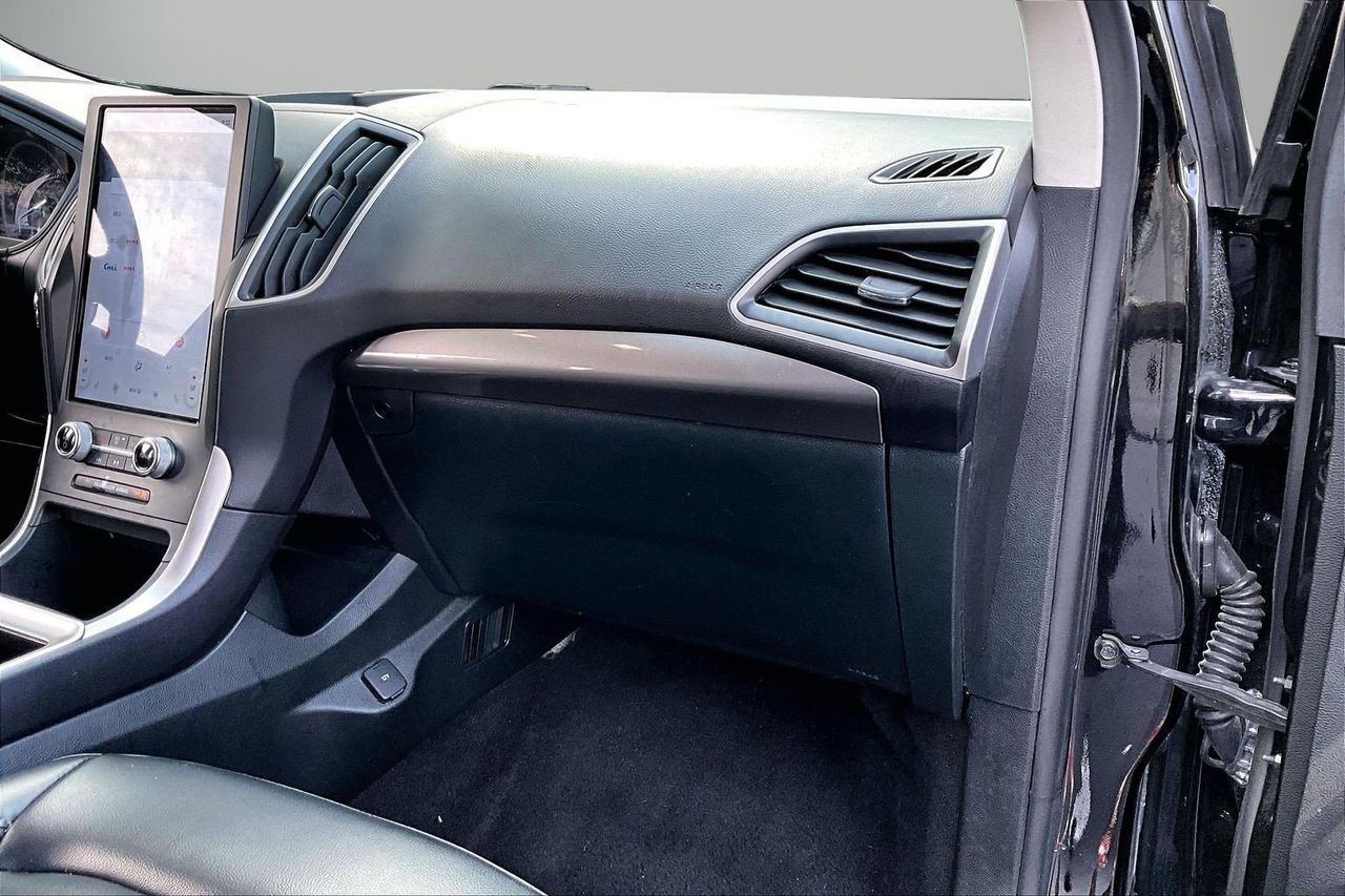 Used 2024 Ford Edge SEL AWD/4WD image 18