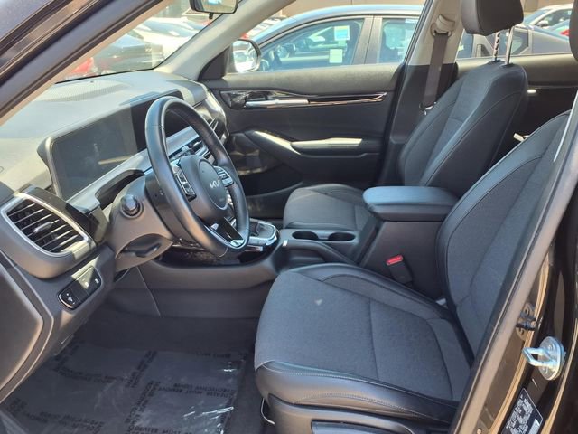 Used 2025 Kia Seltos S FWD image 11