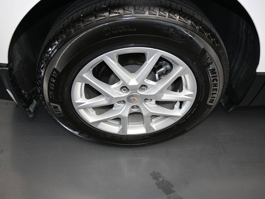 Used 2023 Chevrolet Equinox LS image 40