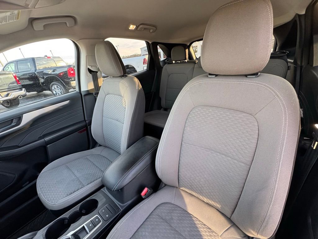 Used 2022 Ford Escape SE w/ Cold Weather Package image 15