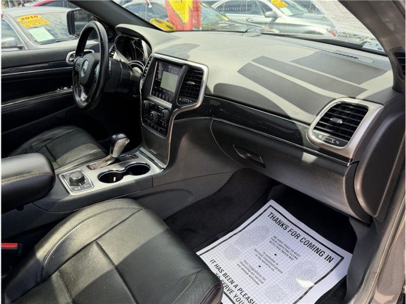 Used 2018 Jeep Grand Cherokee Trailhawk w/ Trailhawk Luxury Group AWD/4WD image 30