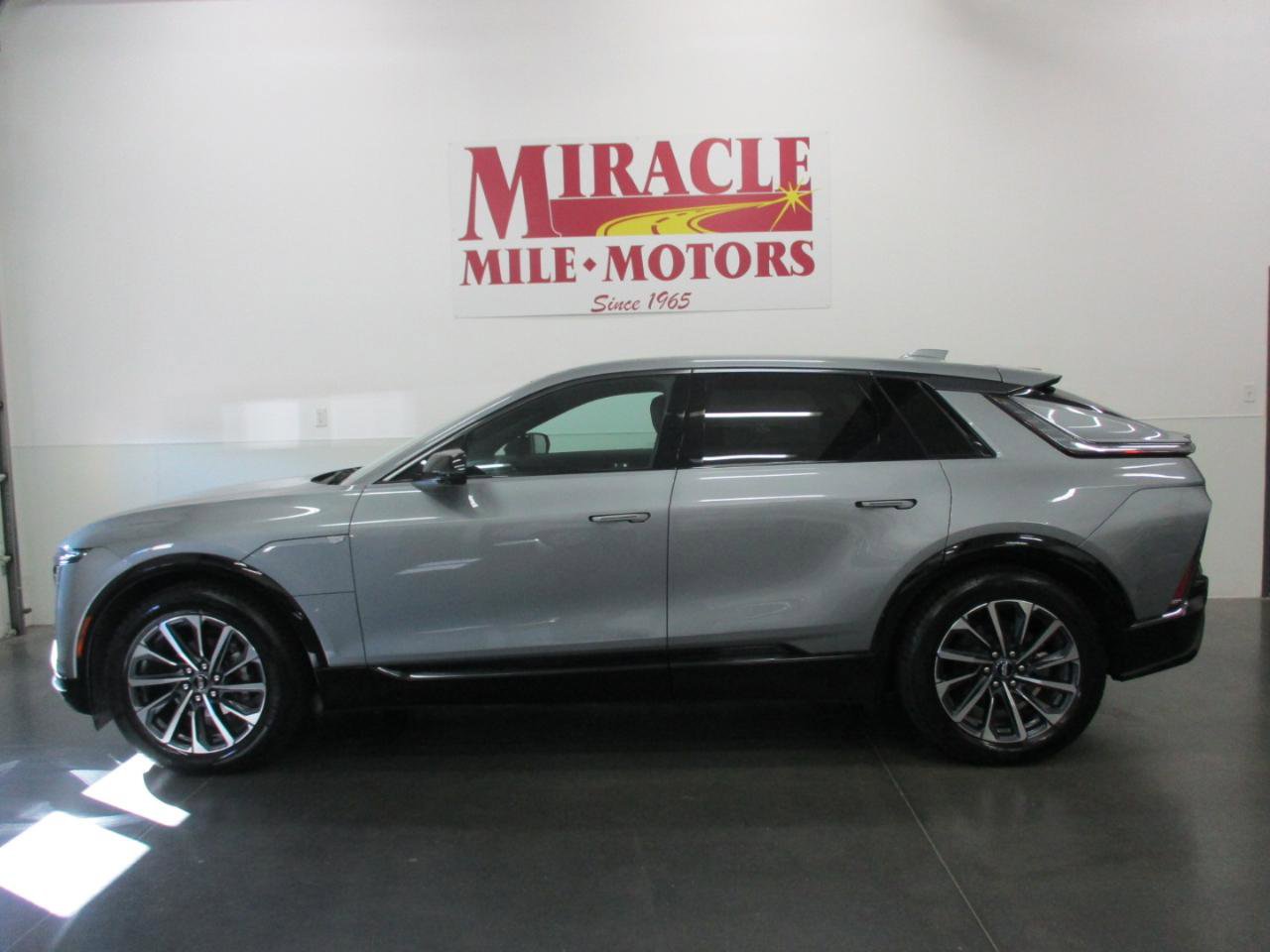 Used 2024 Cadillac Lyriq Sport image 2