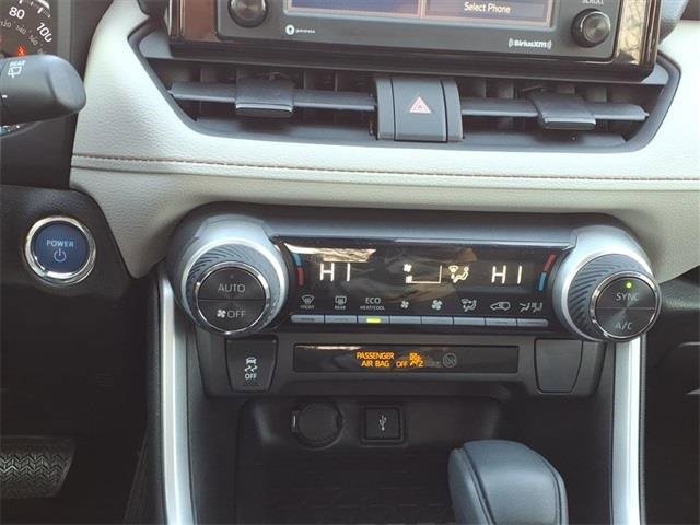 Used 2022 Toyota RAV4 XLE image 25