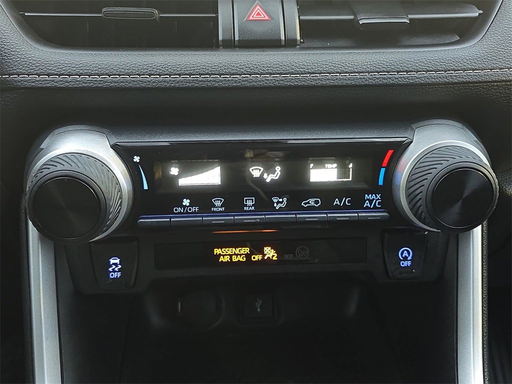 Used 2022 Toyota RAV4 LE image 26