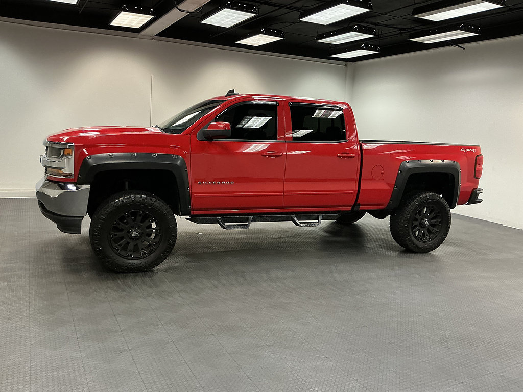 Used 2017 Chevrolet Silverado 1500 LT w/ LT Fleet Plus Package AWD/4WD image 2
