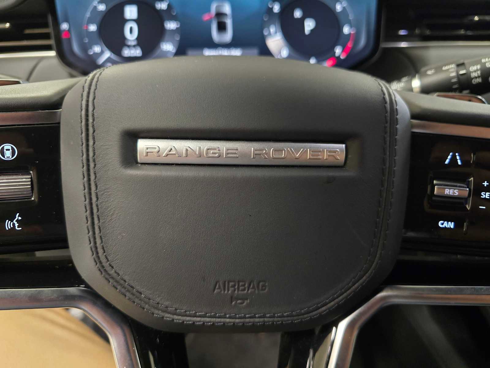 Used 2025 Land Rover Range Rover Sport SE image 25