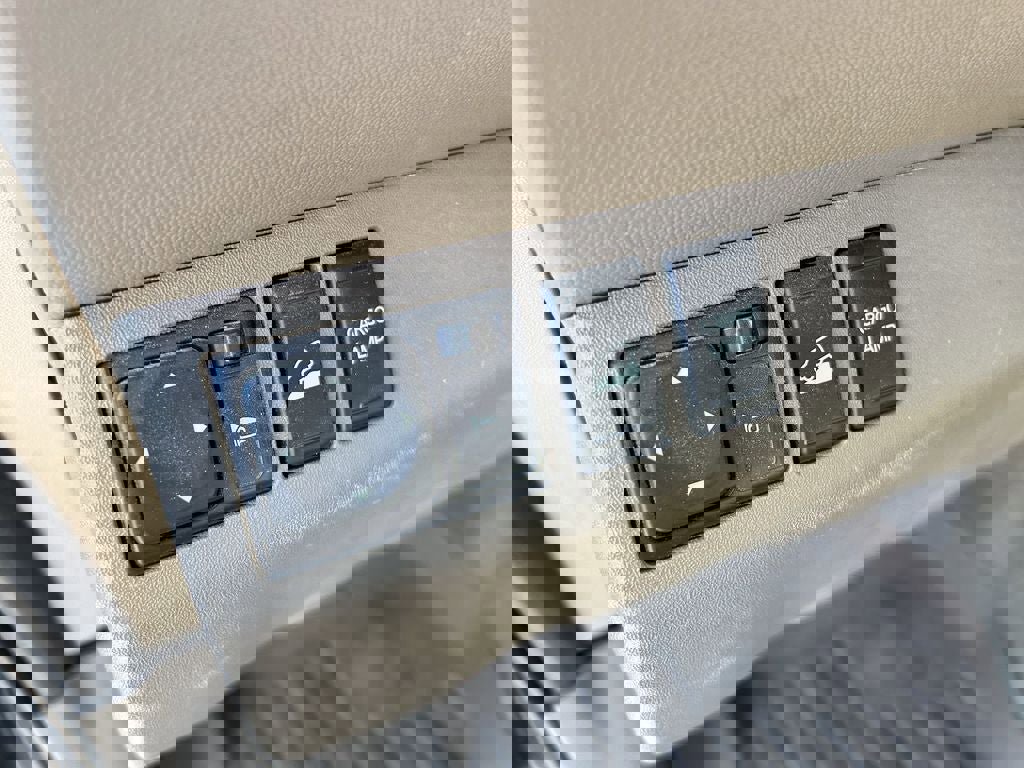 Used 2018 Nissan Frontier SV w/ Value Truck Package image 11